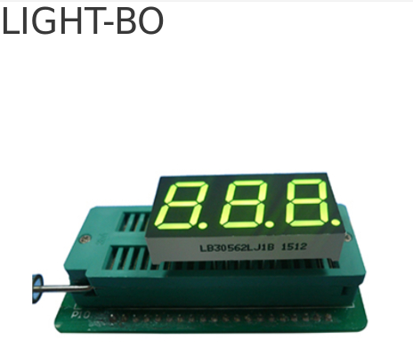 Tampilan LED 7 segmen tiga digit 0,56