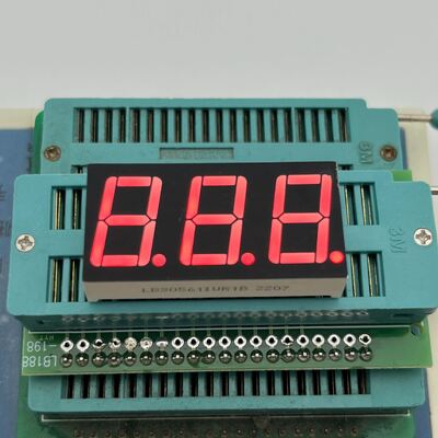 Harga yang bagus Tampilan LED 7 Segmen Katoda Umum 3 digit 14.2mm Ultra terang Merah untuk Pengontrol Suhu on line