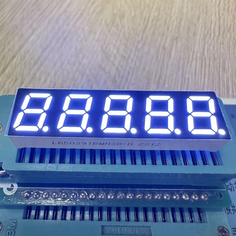 Ultra Putih 7 Segmen LED Tampilan 5 Digit 0.39 inci Anode Umum untuk Indikator Digital 5