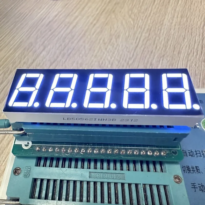 Ultra Putih 0,56 inci 5 digit 7 Segmen LED Tampilan Anode Umum untuk Pengendalian Proses 0